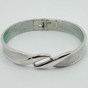 Vintage Monet Silver-Tone Hinge Closure Bangle Bracelet‎
